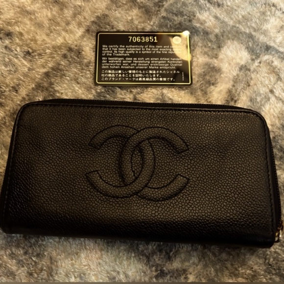 Auth CHANEL Caviar Leather Zippy Wallet - Picture 3 of 10